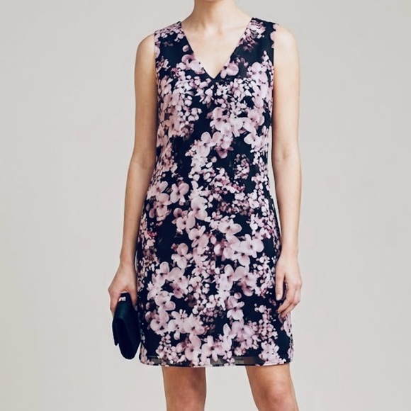 Banana Republic Dresses & Skirts - NWT Sleeveless V-neck Floral Shift Dress by BR